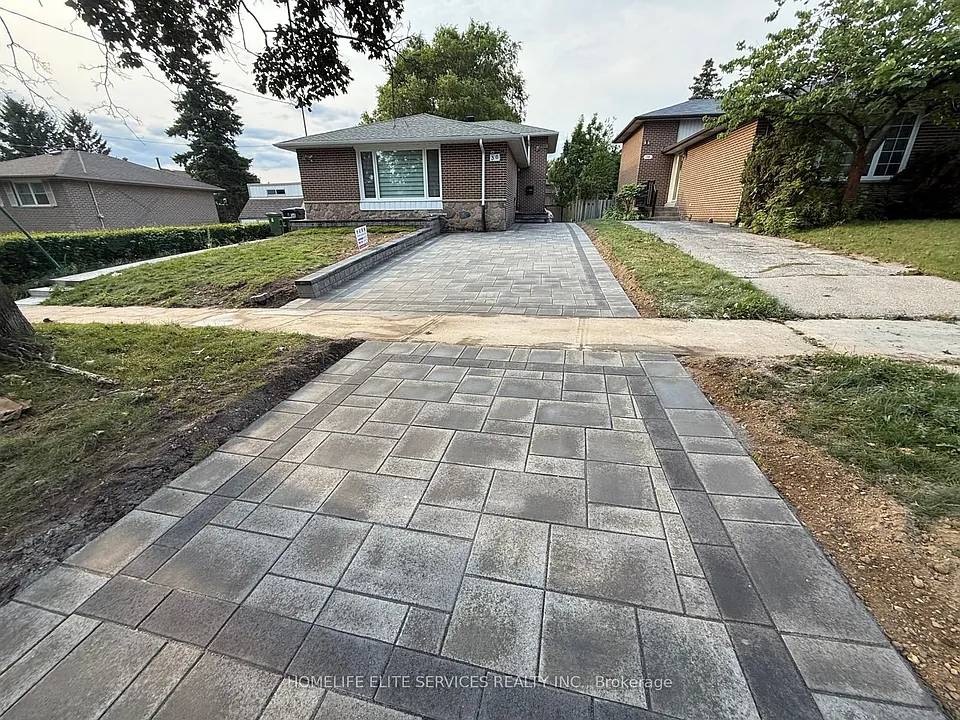 36 Manorglen Cres