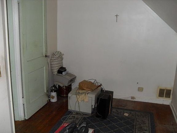 3rd image of 9543 Britta Ave