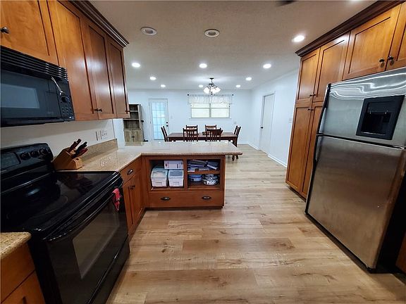 4th image of 29723 Stein Rd