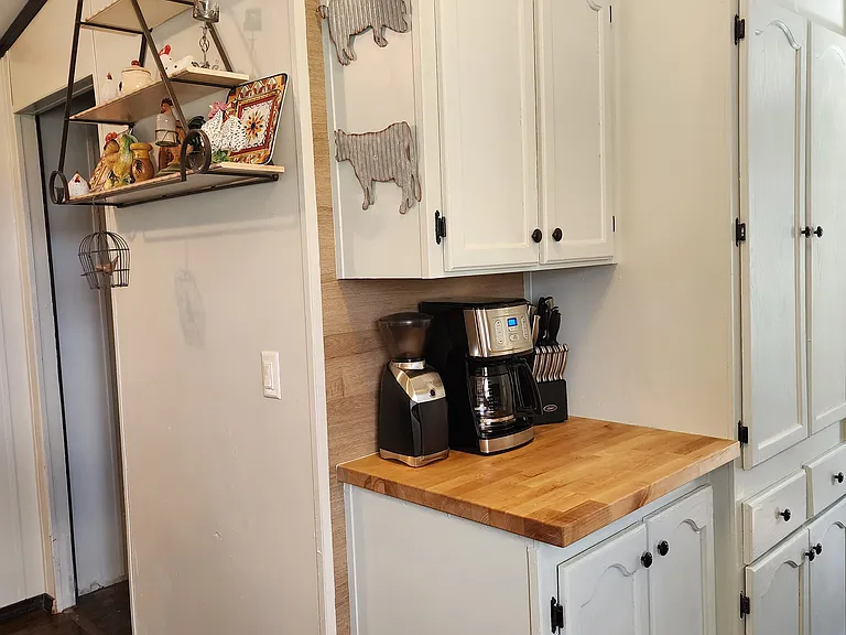 245 Frontier Trl — Photo 10