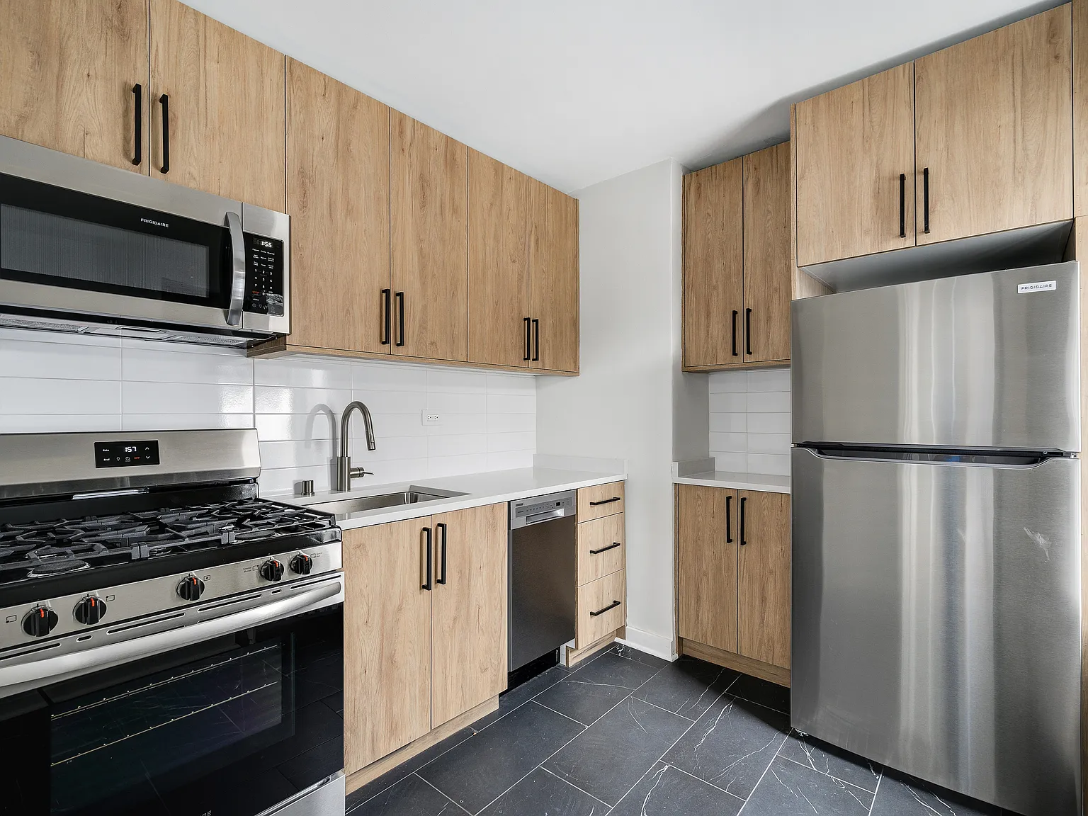 1 E Gilman — Photo 2