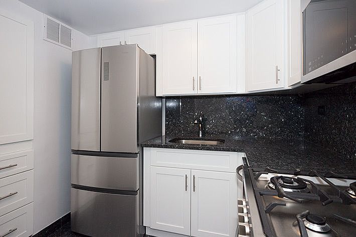 1st image of 1652 1st Ave #20M