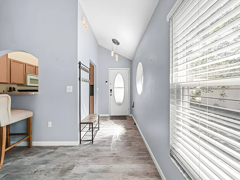 Bridgeton St — Photo 23