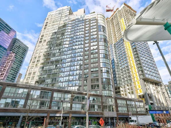 24 Wellesley St W #2201, Toronto, ON M4Y 2X6