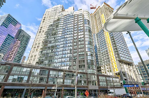 24 Wellesley St W #2201 Photo 1