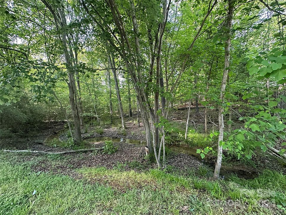 2nd image of 4135 Wesley Dr