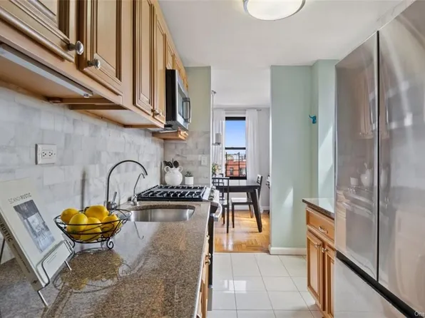 2835 Webb Avenue image 8 of 18