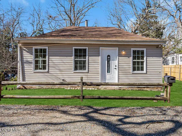 11 Market Street, Bayville, NJ 08721