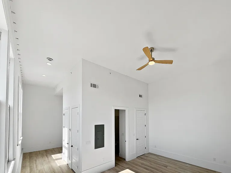 Holy Cross Apartments — Photo 12