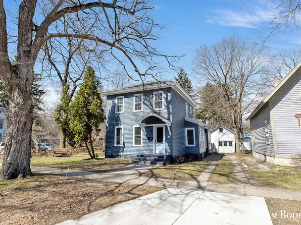 514 Hubbard St, Allegan, MI 49010