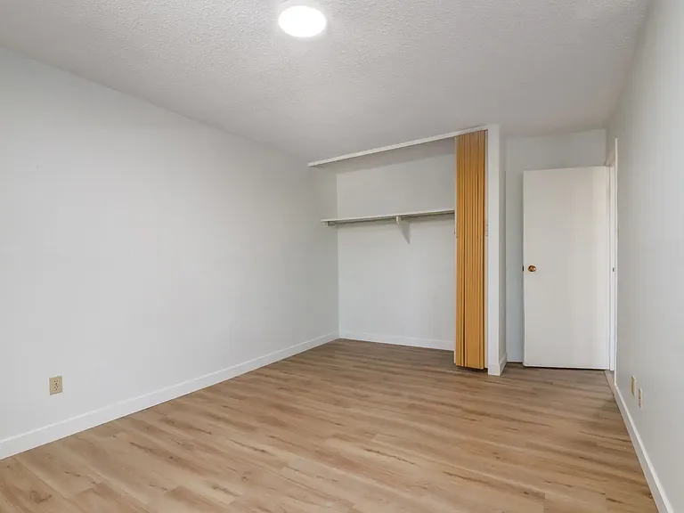 115 25th Ave SW #403 — Photo 39