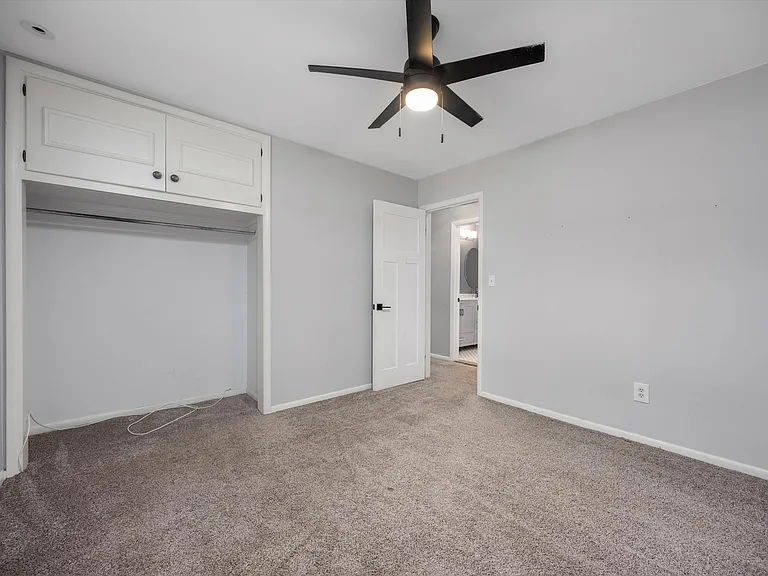 4790 Belzair Dr — Photo 16