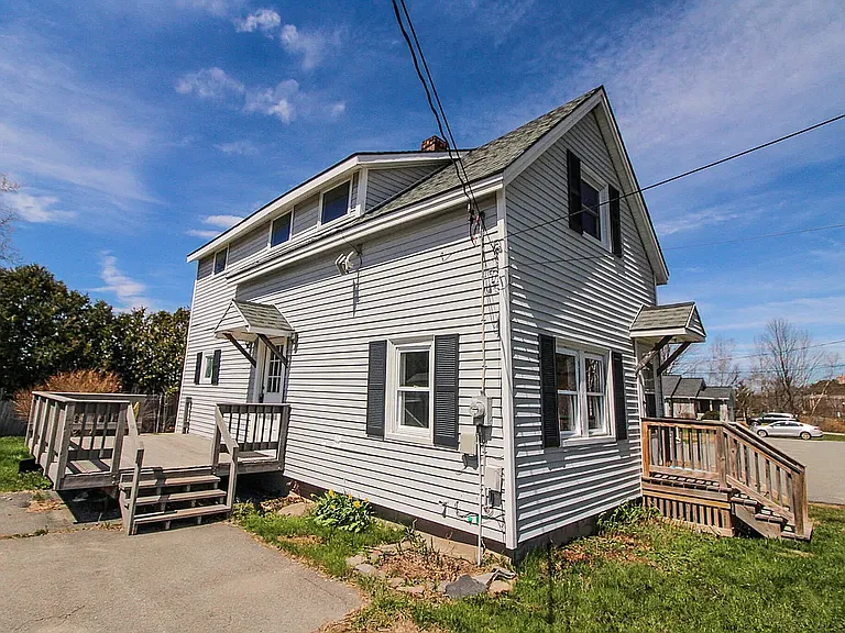 35 Mildred Ave — Photo 2