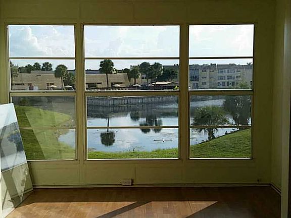 3rd image of 8110 Sunrise Lakes Blvd APT 210