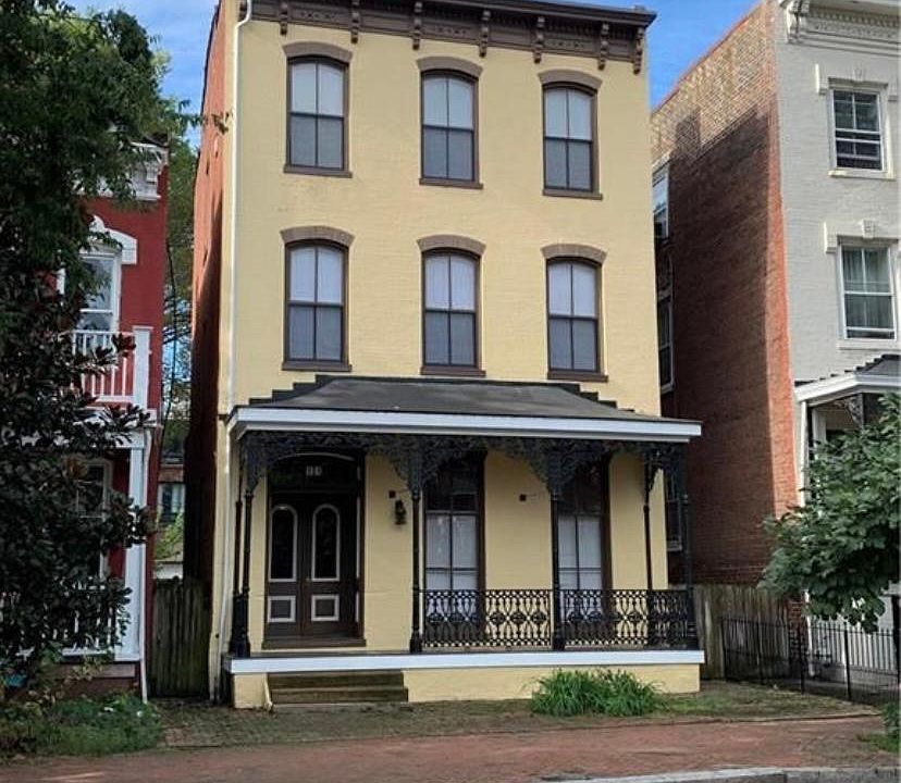 1st image of 121 W Clay St