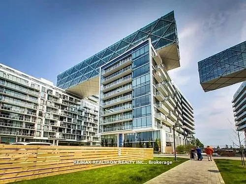 39 Queens Quay E Photo 1