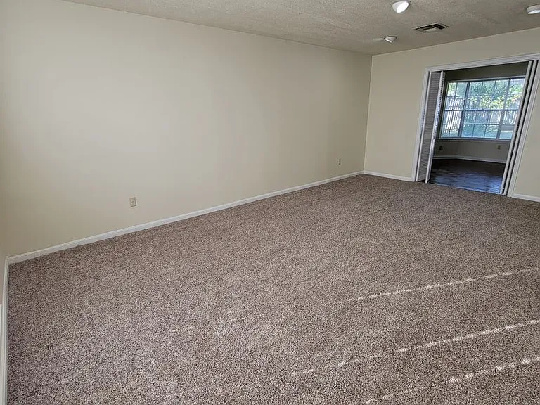 3803 Oak Ridge Dr — Photo 7