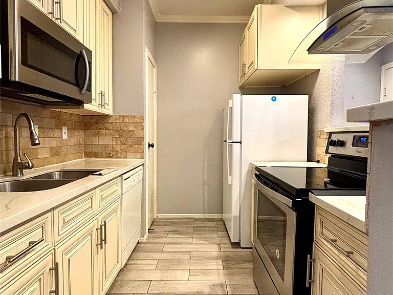 7950 N Stadium Dr #217 — Photo 4