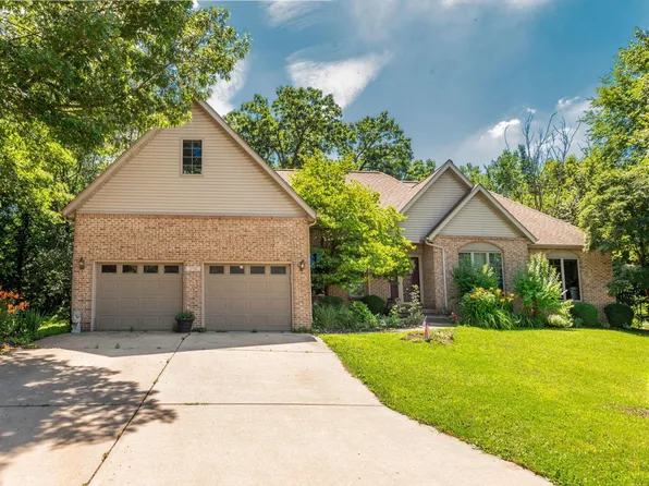 2716 Emerald Dr, Ottawa, IL 61350