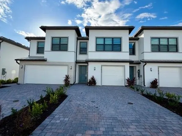 27830 Solis Grande Dr, Bonita Springs, FL 34135