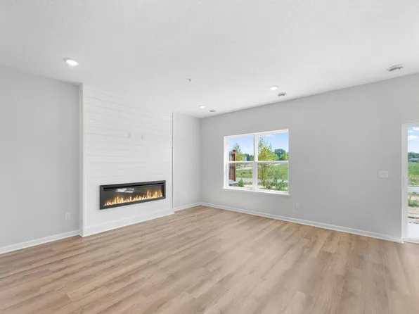 675 Tulare Ter, Newport, MN 55055