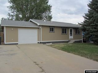 607 Osburn Dr, Douglas, WY 82633