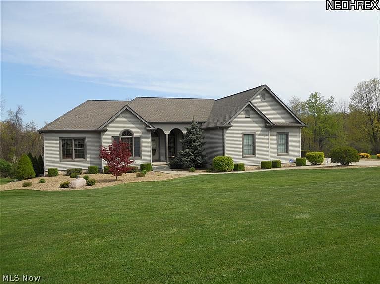 1st image of 400 Old Country Ln
