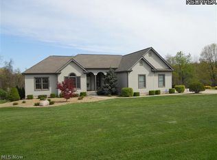 400 Old Country Ln, North Lima, OH 44452