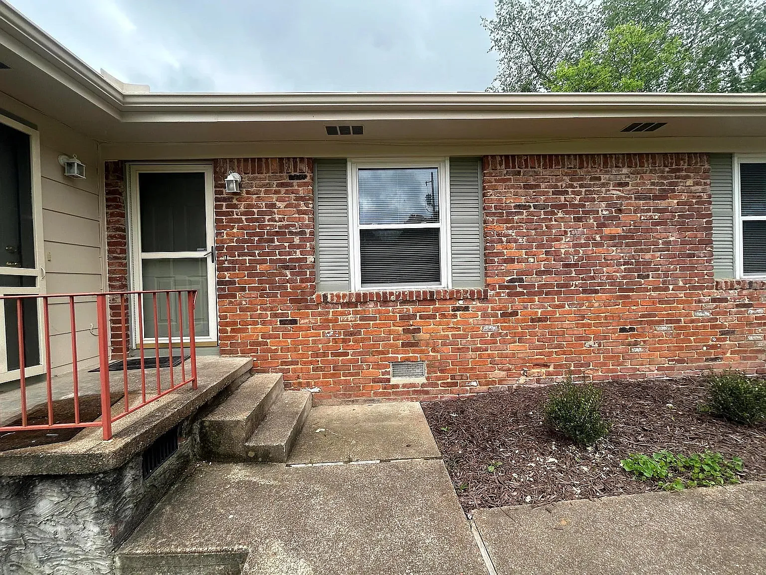 3 bed, 1450 sqft, $1,850 — Photo 1