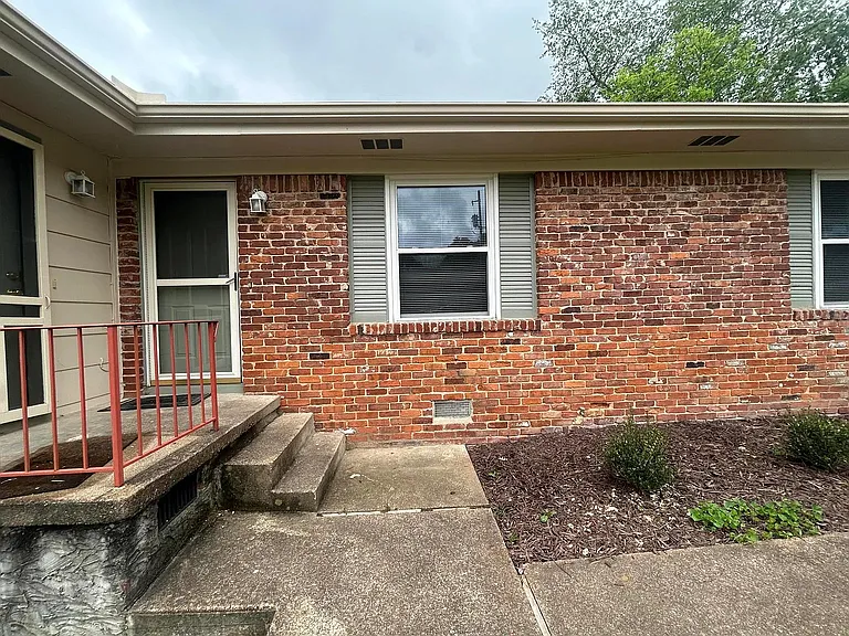 5758 Taggart Dr — Photo 1
