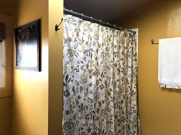 Shower/deep soaking tub in the bathroom