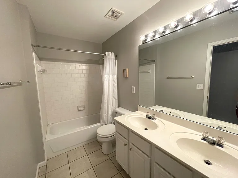 Guest Bathroom - Upstairs