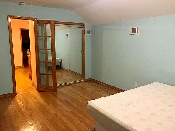 3rd image of 1125 Gilmore Ct