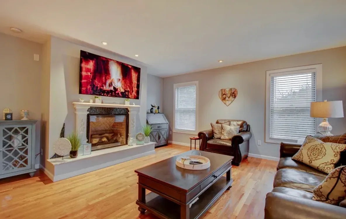 2 bed, 2000 sqft, $3,400 — Photo 3