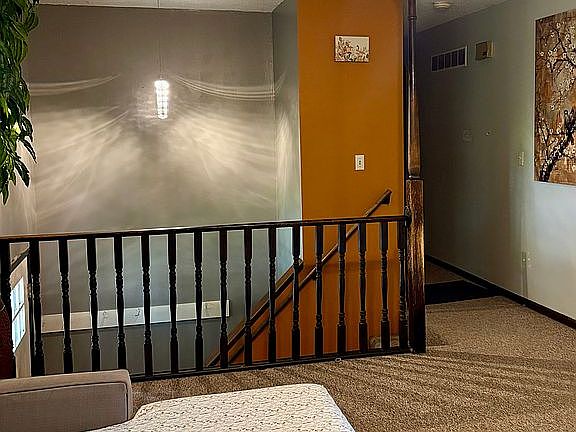 5th image of 103 Fairview Ave