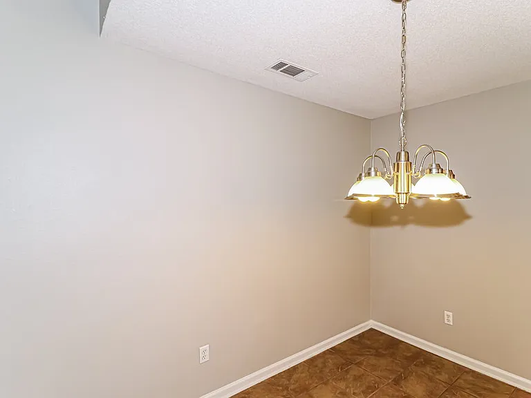 120 Pinewood Dr — Photo 7