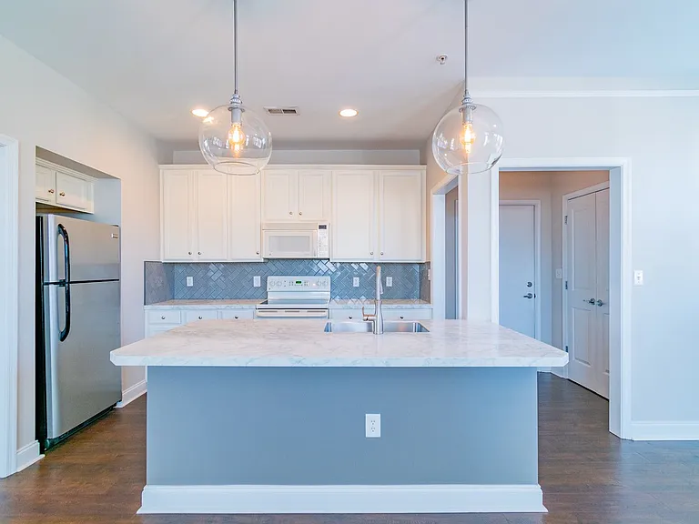 560 Oakland Ave — Photo 10