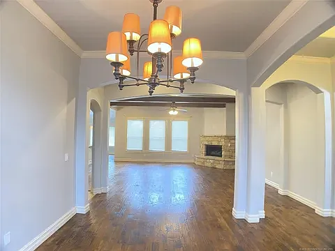 4 bed, 2463 sqft, $2,750 — Photo 3