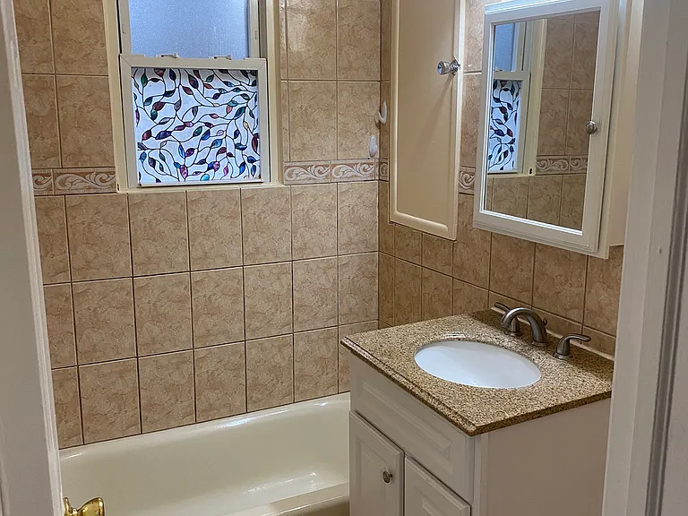 27 Woods Ave #1F — Photo 18