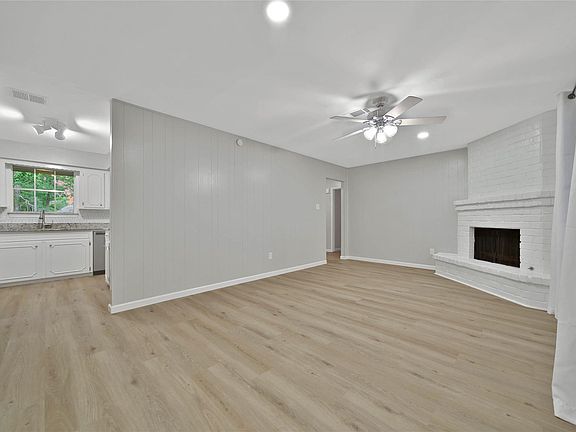 3rd image of 24931 Hickory Hill Rd
