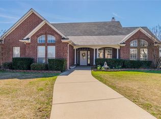 1103 Owl Dr, Decatur, TX 76234