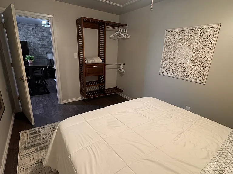1207 W Gore Blvd #18 — Photo 7