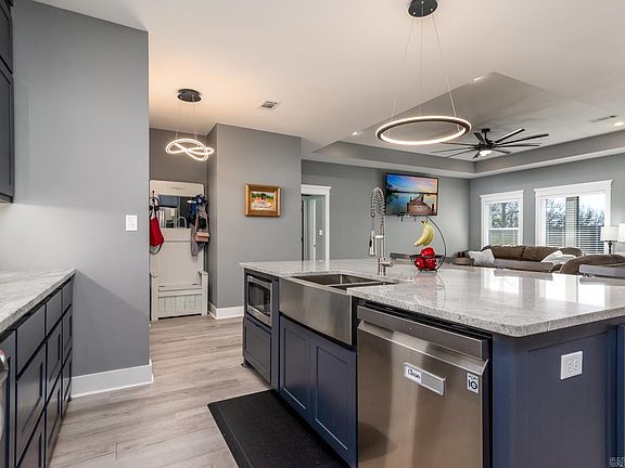 5th image of 24 Blue Jay Way