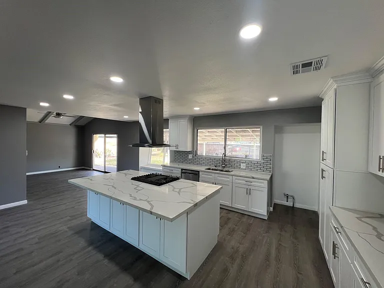 10122 Hegel St — Photo 1
