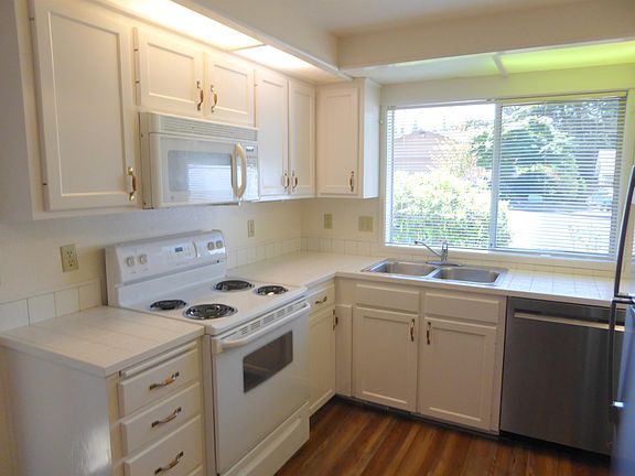 Microwave, Range & Stainless Steel Dishwasher