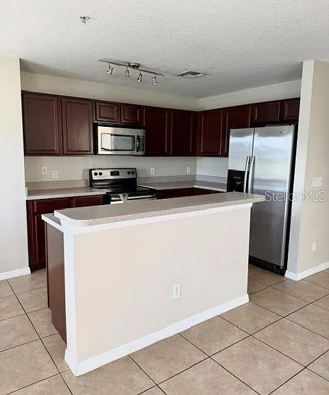 322 Artisan St #L — Photo 5