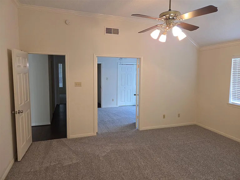 15114 Farndale Dr — Photo 10