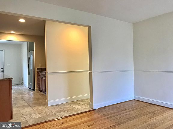 4th image of 2416 Arlington Blvd