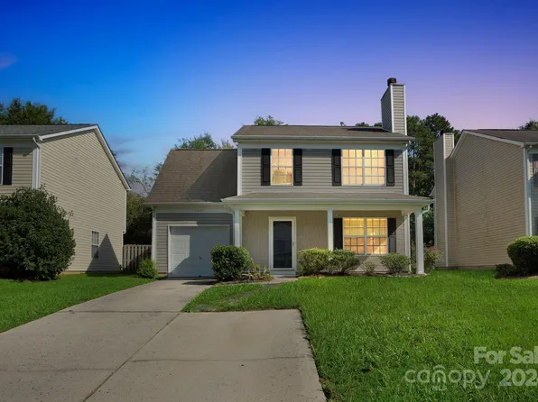 11407 Northwoods Forest Dr, Charlotte, NC 28214