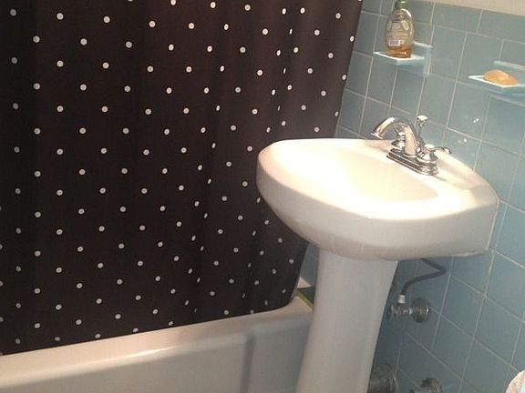 5th image of 311 E 75th St APT 2A